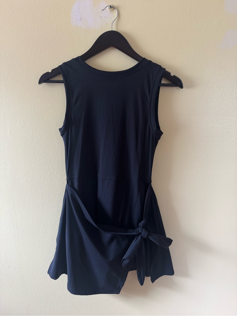 Women’s Black Sleeveless Tie-Waist Dress